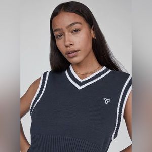 Aritzia (TNA) Marcy Vest - Total Eclipse/White (Size Small)